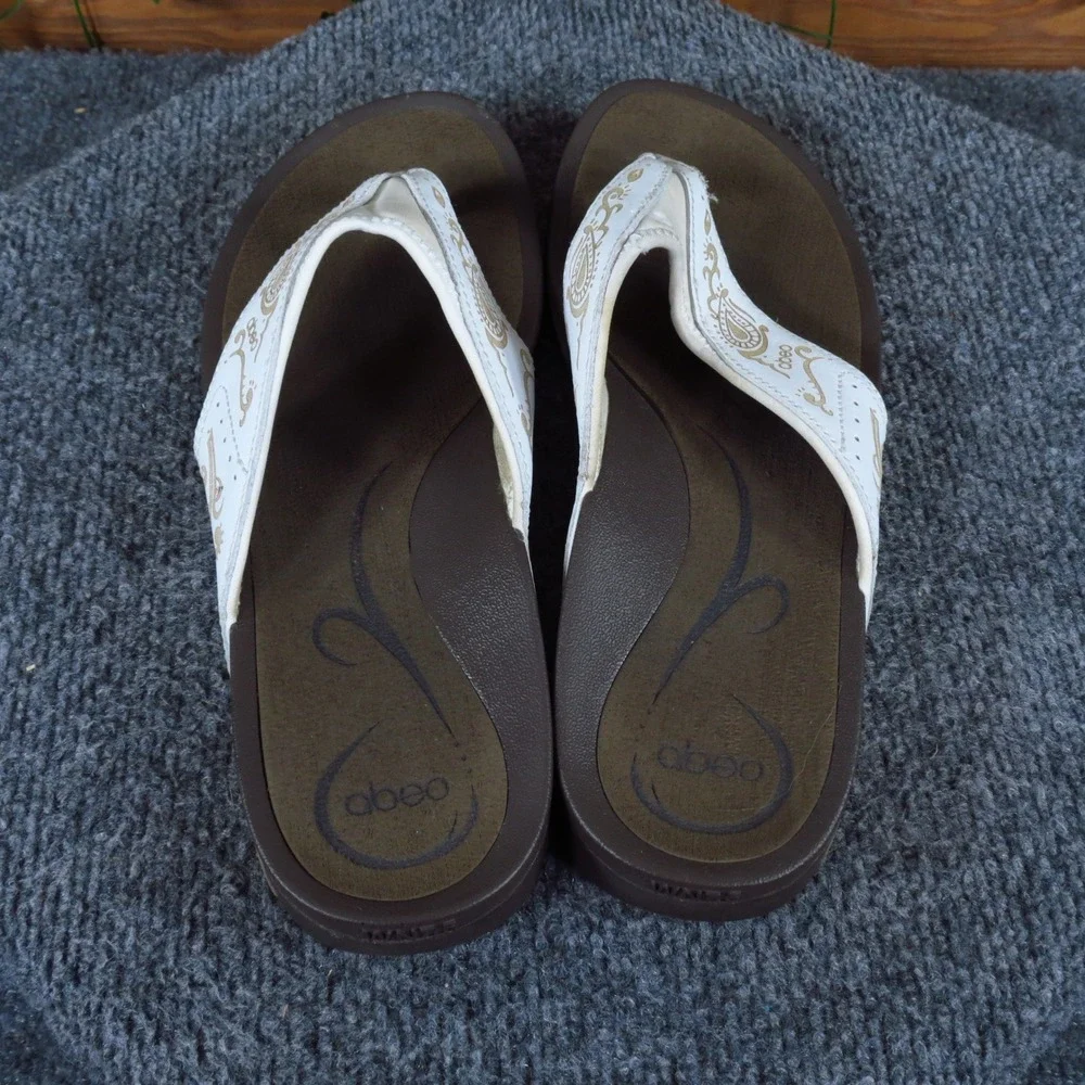 Abeo Balboa Women Thong Sandal 7.5N Walking White Leather Gold‎ Paisley